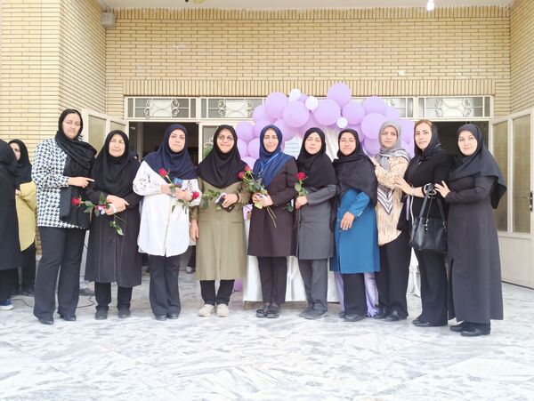 تجلیل از معلم و دختر ایرانی در بهار کرامت 