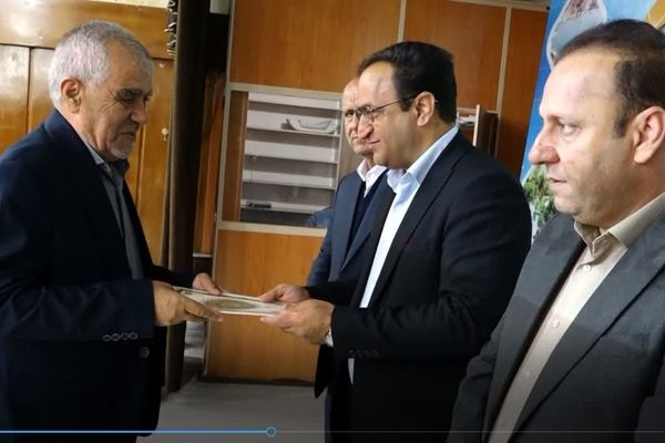 تجلیل از پیشکسوتان سوادآموزی آموزش‌وپرورش کهگیلویه و بویراحمد به مناسبت هفته سوادآموزی