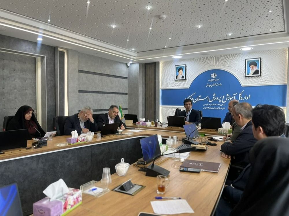 تکریم مقام شامخ معلم به بهترین شکل ممکن باید صورت گیرد