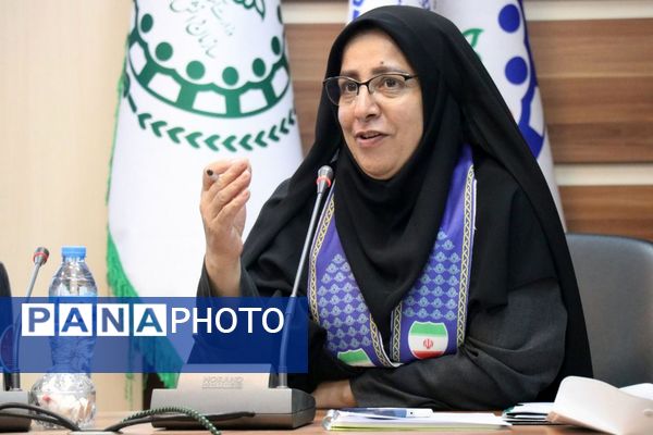 نشست صمیمانه قائم ‌مقام سازمان دانش‌آموزی کشور با روسای ادارات و مدرسین خراسان رضوی