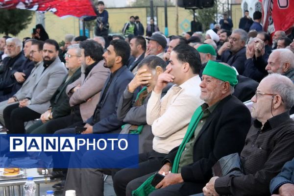 استقبال باشکوه مجاوران امام مهربانی‌ها از میهمانان بیست و دومین اجلاسیه بین‌المللی پیرغلامان حسینی در مشهد