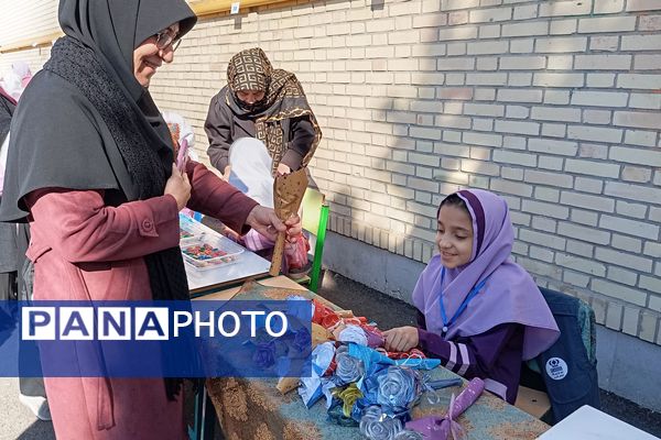 بازارچه دانش‌آموزی در دبستان شاهد شهید محمدرضا کشاورز 