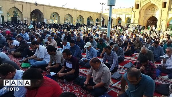 قرائت دعای عرفه در مسجد جامع  نیشابور-۱