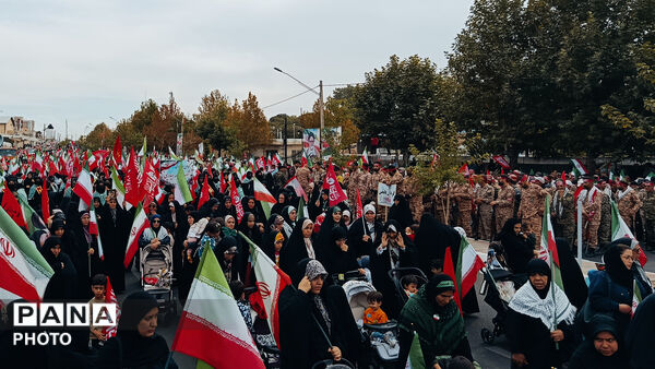 نمایش همبستگی ملی فرهنگیان دیار شور و شعور حسینی در رزمایش ۵۰ هزار نفری