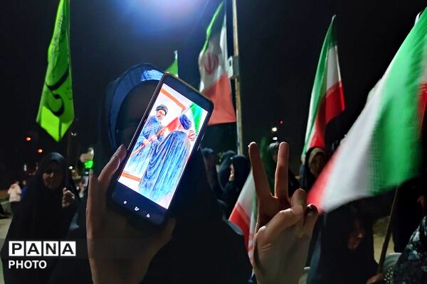 تداوم اجتماعات خیابانی در نیشابور