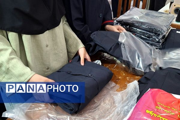 هنرستانی‌ها در نقش تولید کننده، دوخت لباس فرم دانش‌آموزان به دست هنرستانی‌های قدس