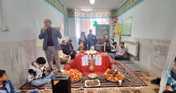 جشن یلدا و شور و نشاط در مدرسه فرهنگ شهیدان تهامی خلیل آباد