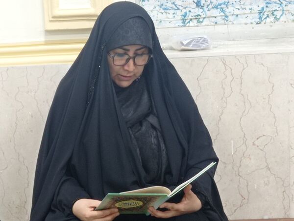 برگزاری محفل انس با قرآن‌کریم در بندرخمیر به نیابت از شهدای‌ خدمت