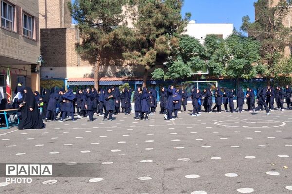 افتتاحیه جشنواره خوارزمی و طرح ایران دیجیتال در مدرسه شهید بهرامی رباط‌کریم