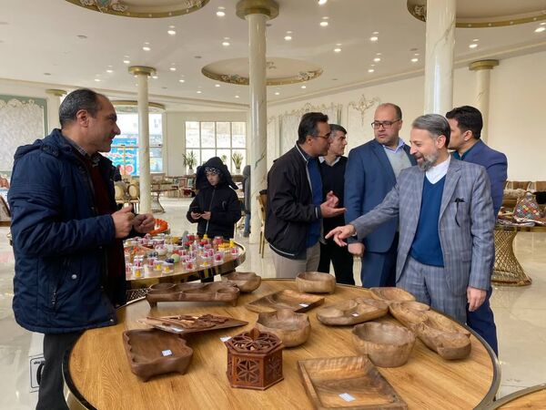 نمایشگاه صنایع دستی در کوهسرخ