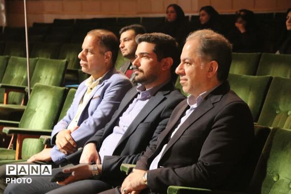 رقابت دانش‌آموزان در بخش هنرهای نمایشی جشنواره «فردا»