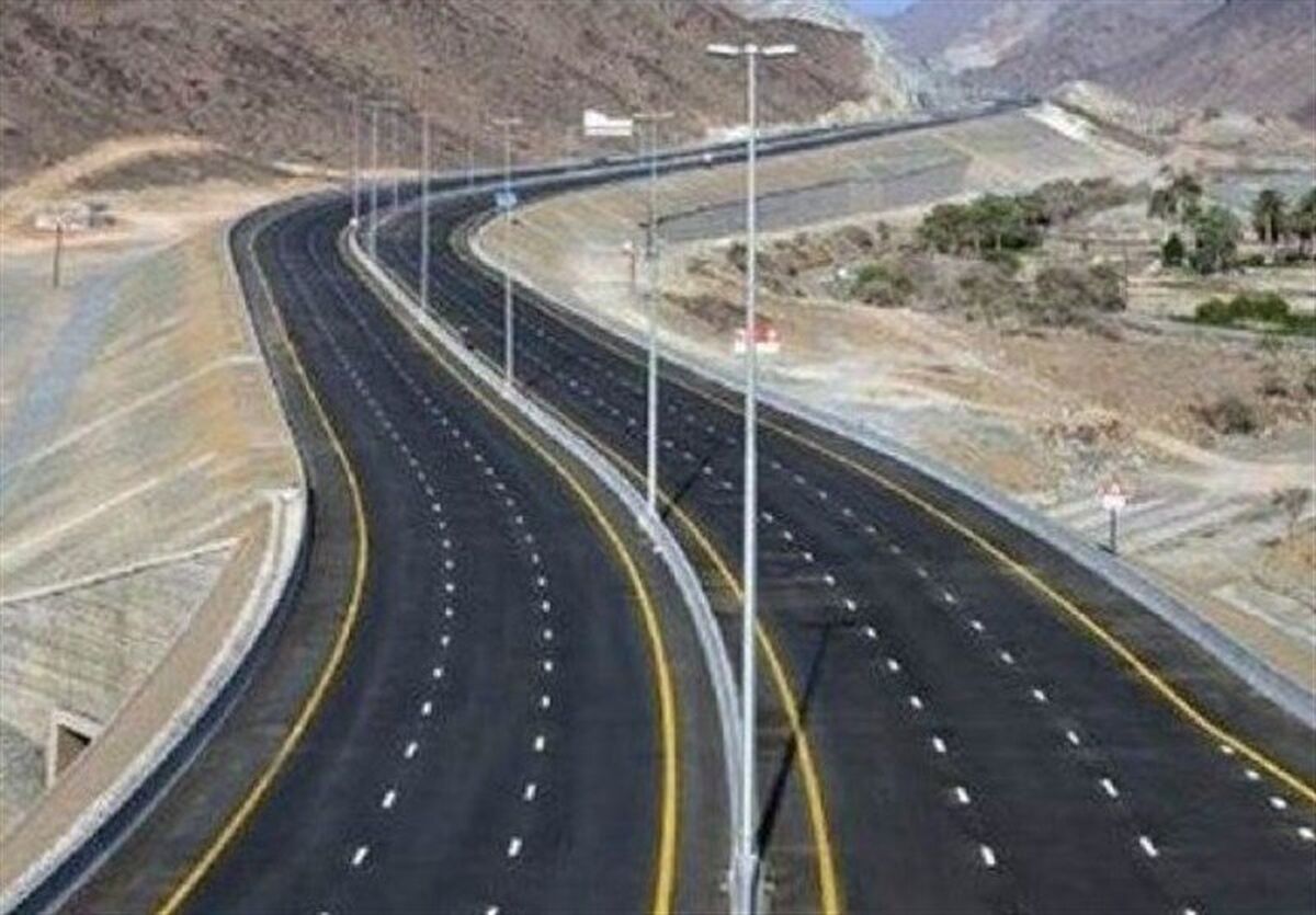 معاون وزیر راه: آزادراه شیراز - اصفهان نقش هدایت ترانزیت از مرکز به جنوب را بر عهده دارد