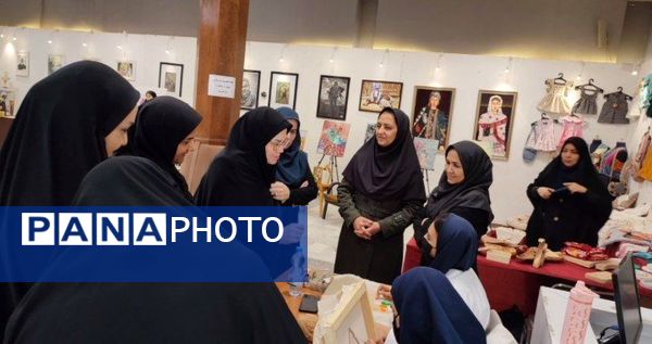 نمایشگاه آثار هنری دانش‌آموزان هنرستان محمودیه بجنورد 