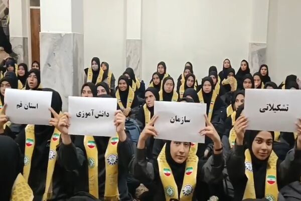 آموزش مهارت های تشکیلاتی پیشتازان در دبیرستان قائمیه قم