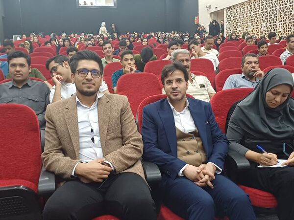 جشن ستارگان دانش‌آموزی در تالار شهرداری دولت‌آباد شهرستان برخوار 