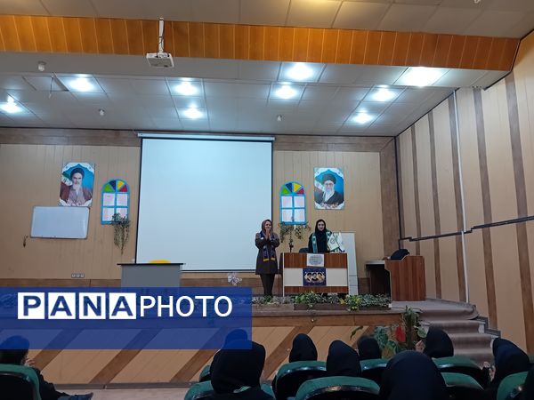 جلسه هم‌اندیشی مجمع مدرسین و مربیان پیشتاز اردوی تمشک در آشخانه