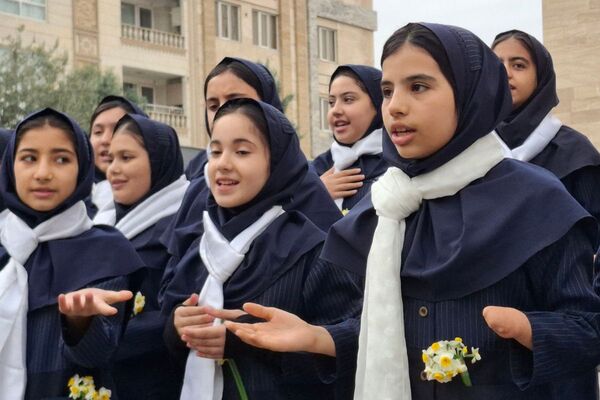 جشن ولادت منجی، در مدرسه مریم بهارستان دو