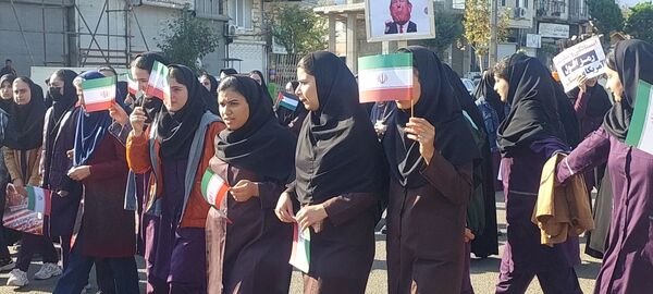 13 آبان متحد و استوار در مقابل استکبار