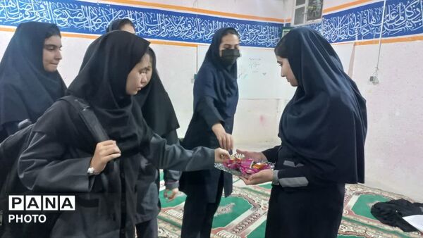 برگزاری محفل قرآنی در دبیرستان دخترانه فرهنگیان