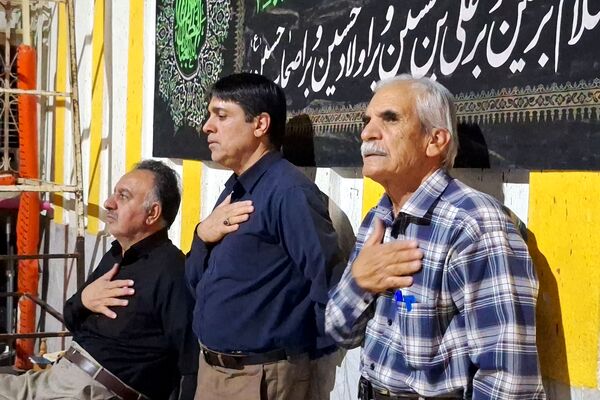 عزاداری سالار شهیدان شب سوم محرم در دبیرستان شهید دستغیب ناحیه۳ شیراز 