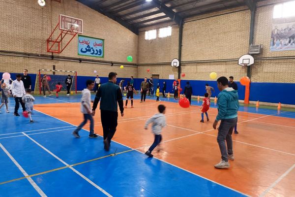 مسابقه ورزشی «روز پدر و پسری» طرح شهید خرازی در دبستان پسرانه علامه طباطبایی پیشوا