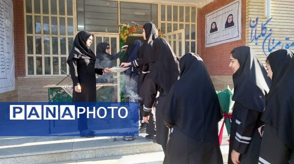 زنگ مهر در معمولان طنین‌انداز شد