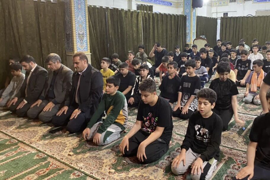  اعتکاف زمینه ای موثر برای رشد معنوی در جهت تربیت تمام ساحتی دانش آموزان است