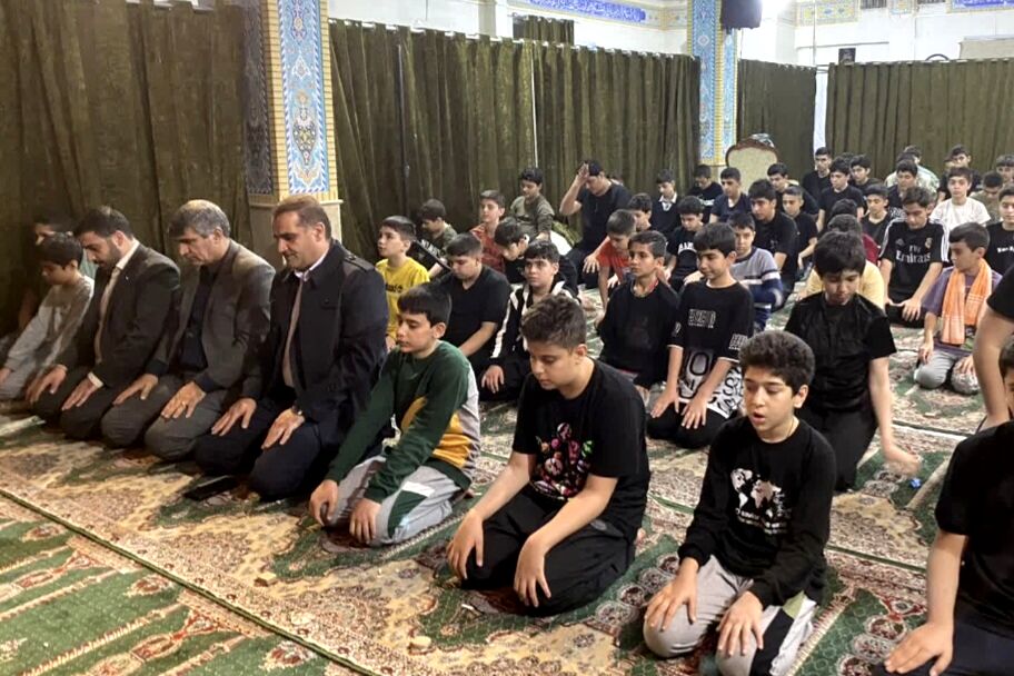  اعتکاف زمینه ای موثر برای رشد معنوی در جهت تربیت تمام ساحتی دانش آموزان است