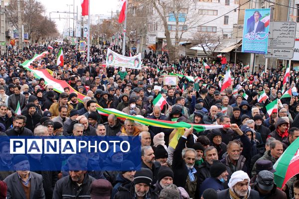 حماسه حضور مردم قروه در راهپیمایی ۲۲ بهمن؛ تجلی وحدت و وفاداری به انقلاب