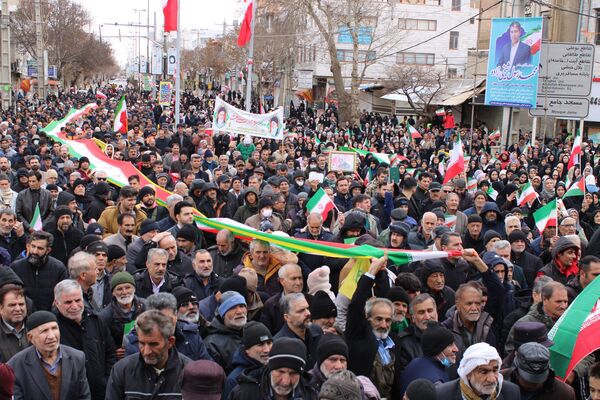 حماسه حضور مردم قروه در راهپیمایی ۲۲ بهمن؛ تجلی وحدت و وفاداری به انقلاب