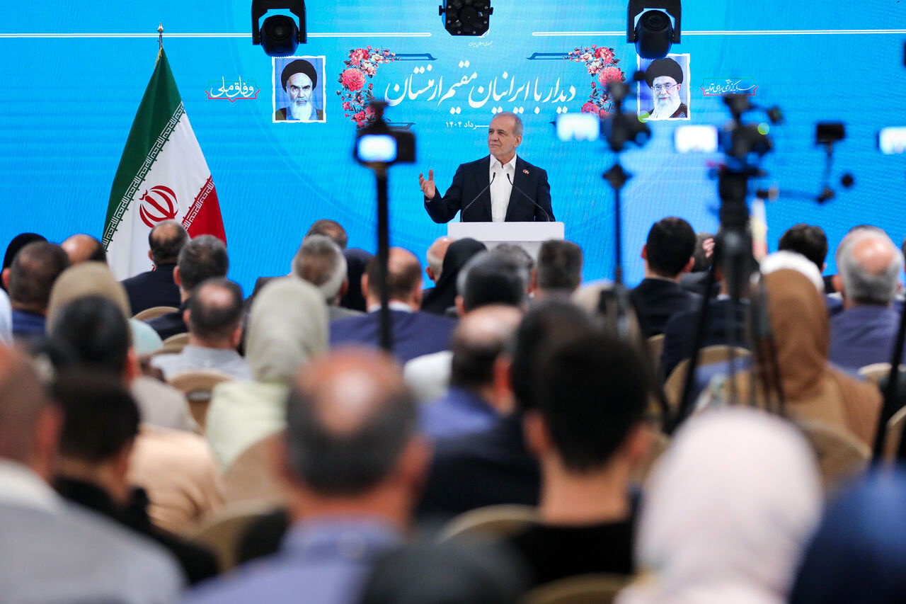 تعامل و مراوده با دیگر کشورها و ملت‌ها رمز اصلی رشد و پیشرفت است