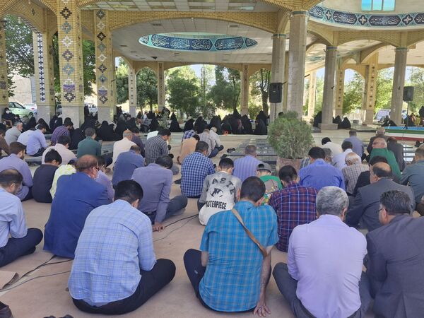 مراسم دعای روز عرفه در شهرستان بروجن 