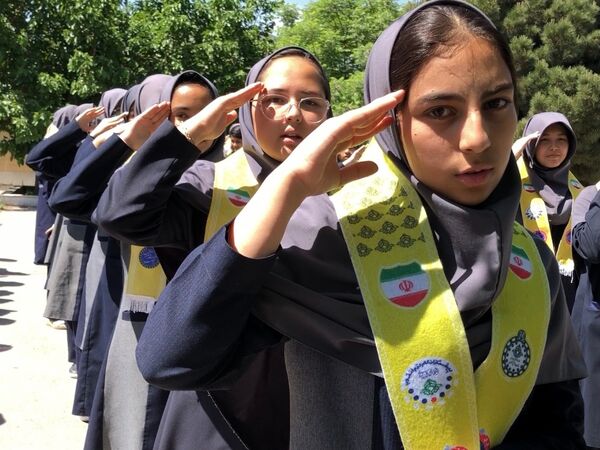 بازدید ارزیاب سازمان دانش‌آموزی کشور از دبیرستان تشکیلاتی المهدی ناحیه ۵ مشهد