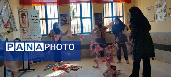 آموزشگاه فاطمیه جیرفت به استقبال «دهه فجر»