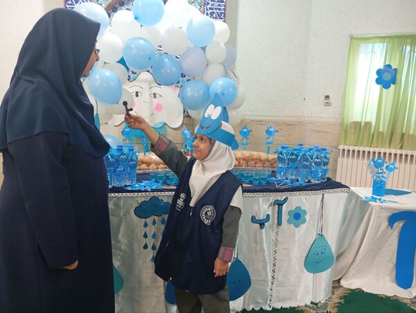 جشن آب در دبستان دخترانه نرجس یک 