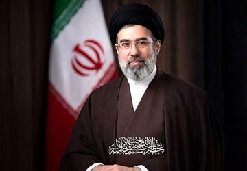 باید حضور موثر در صحنه حفظ شود/ از انتقام خون شهیدان خصوصا شهدای مدرسه میناب صرف‌نظر نخواهیم کرد
