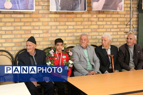 تجلیل از قهرمان مسابقات کشتی غرب آسیا