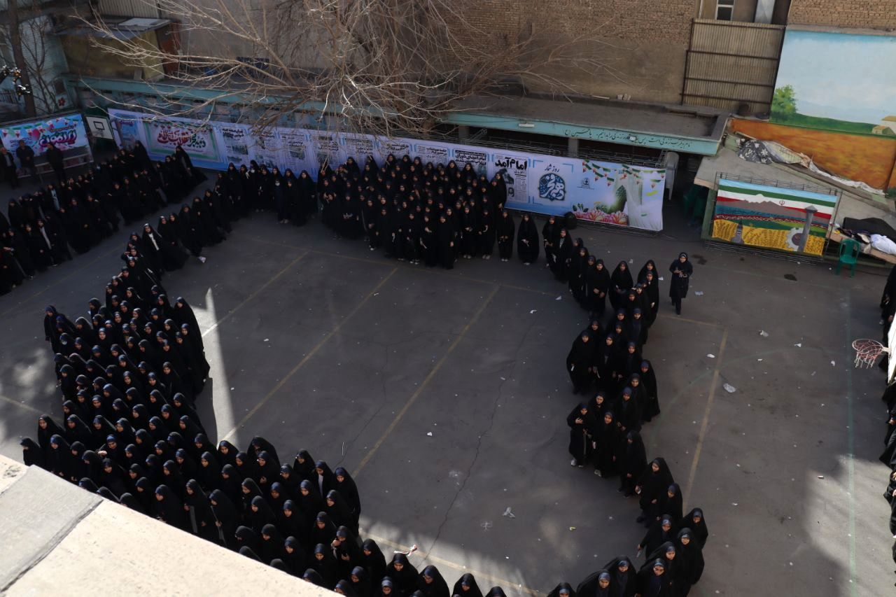 در دل این زمستان سخت و از پس سال‌ها، همچنان عطر آزادی به مشام می‌رسد