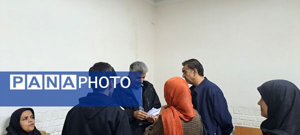  دیدار والدین با معلمان در دبیرستان ابوذر غفاری نیشابور