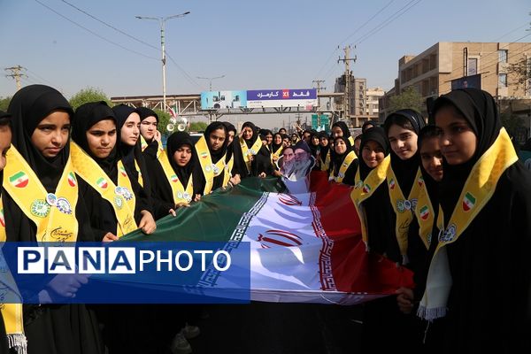 دانش آموزان اهوازی انزجار از استکبار جهانی را در قاب دوربین پانا ثبت کردند