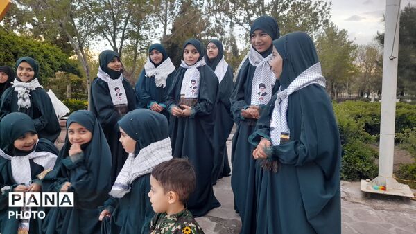 حضور مردم محله  جاهدشهر و مسجد قائم‌المهدی  در مراسم اربعین شهادت آیت‌الله سید علی خامنه‌ای