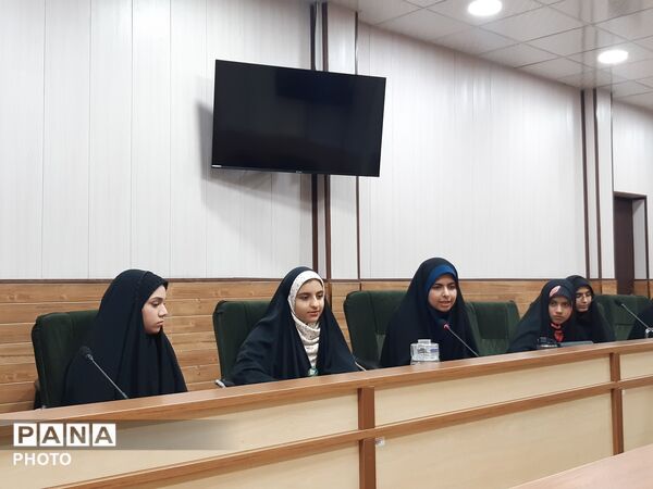 نشست صمیمی خبرنگاران پانا با مدیرکل آموزش و پرورش قم