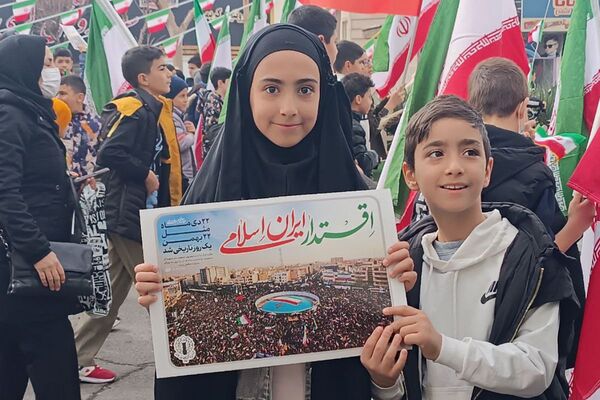 راهپیمایی باشکوه مردم قیامدشت در حمایت از آرمان‌های انقلاب
