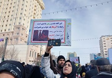 راهپیمایی ۲۲ بهمن در مشهد با حضور فرمانده واحدهای حوزه ۱۹ بسیج دانش‌آموزی منطقه تبادکان