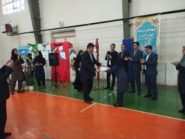 نواختن زنگ جوانه‌ها در شیروان