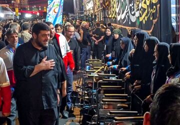 خدمت جوانان هلال‌احمر همدان به زائران رضوی در طرح ملی «قدم به قدم در مسیر بهشت»