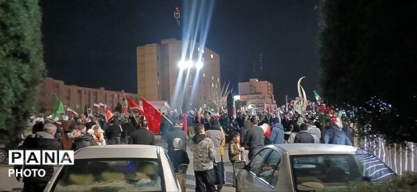 تجمع دیگر مردم ساوجبلاغ در بیعت با رهبر انقلاب 