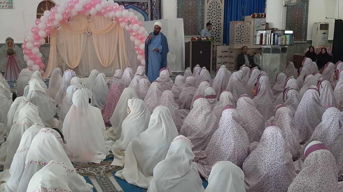 جشن تکلیف دختران دانش‌آموز پارسیان