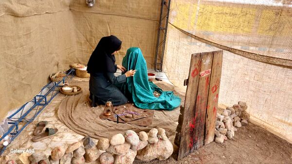 افتتاح نمایشگاه نبرد ناتمام در دبیرستان صدرا ابرکوه