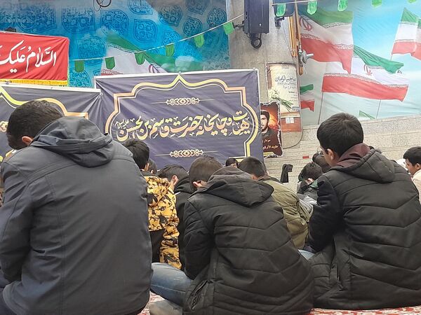 نشست صمیمانه خادمان افتخاری چایخانه حضرت قاسم بن الحسن(ع) در مشهد مقدس